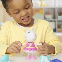 Peppa Pig Dress Up Figure (Styles Vary)
