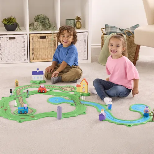 Peppa Pig Great Big World Train Track Playset Whizz Around
