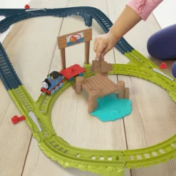 Thomas & Friends Thomas' Dockside Delivery Trani Track Push Along