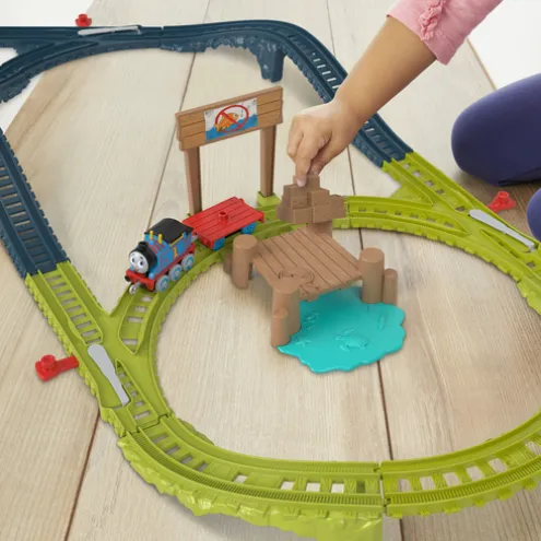 Thomas & Friends Thomas' Dockside Delivery Trani Track Push Along
